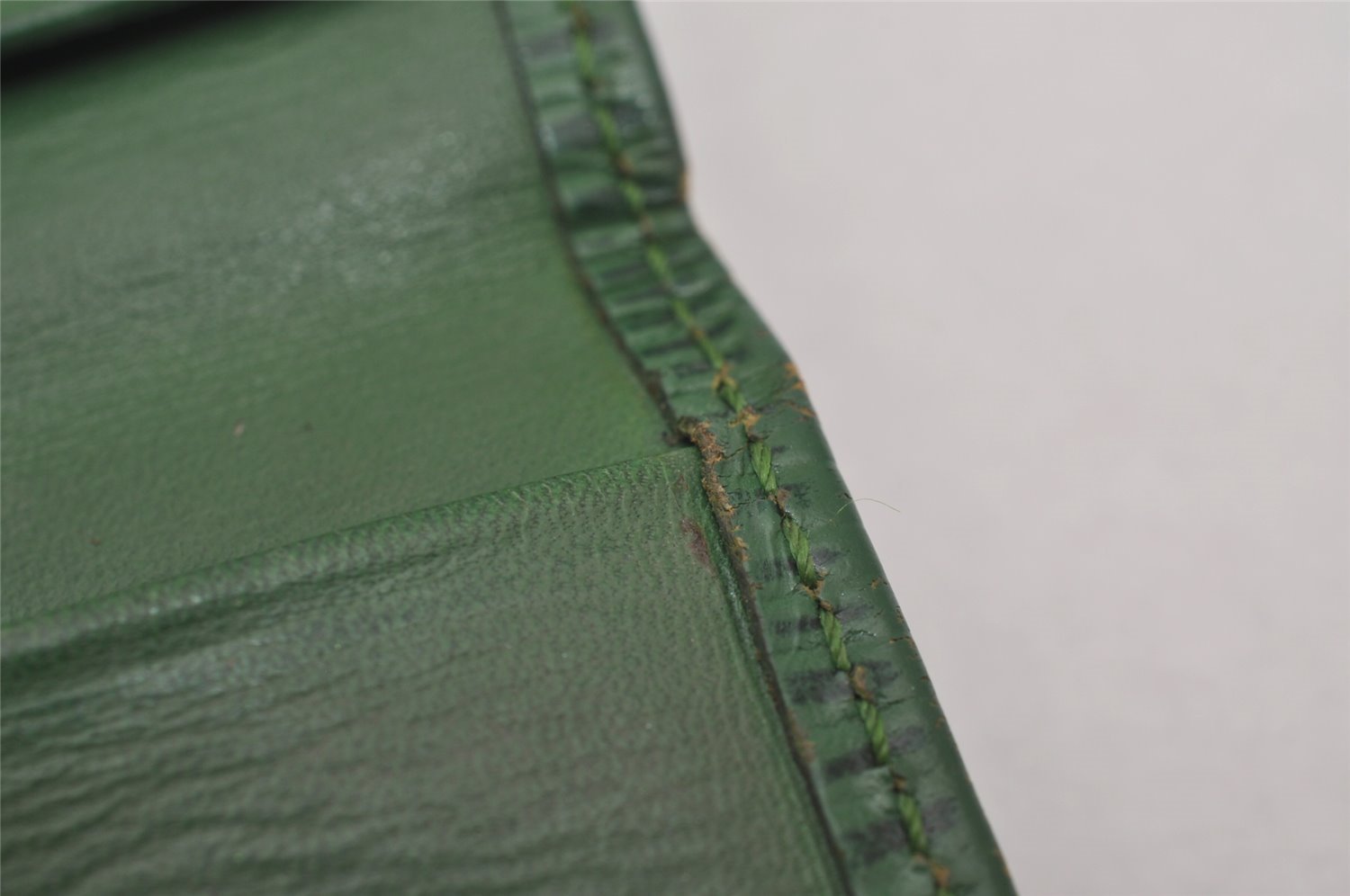 Authentic Louis Vuitton Epi Porte 2 Cartes Vertical Card Case M63204 Green 7782I