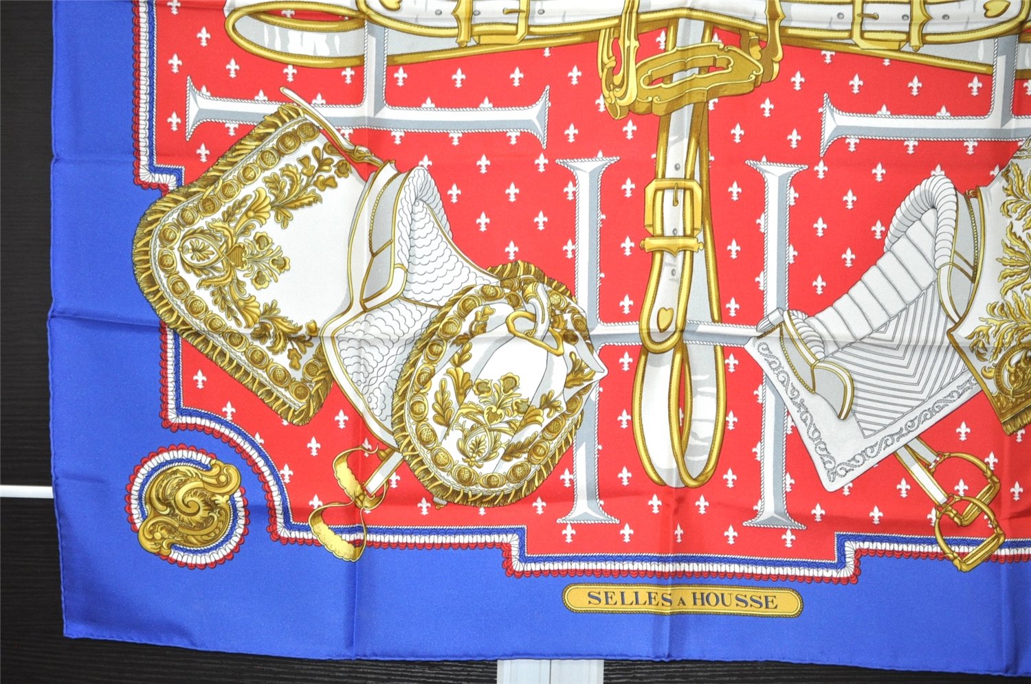 Authentic HERMES Carre 90 Scarf 