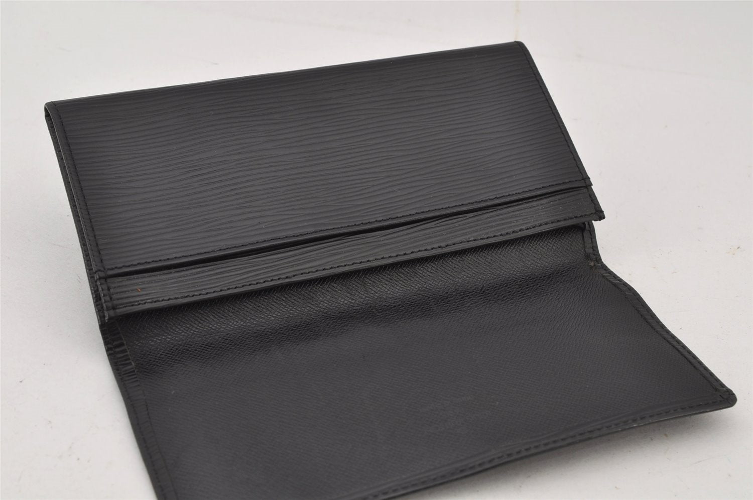 Authentic Louis Vuitton Epi Porte Yen 3 Cartes Credit Wallet M63532 Black 7788J