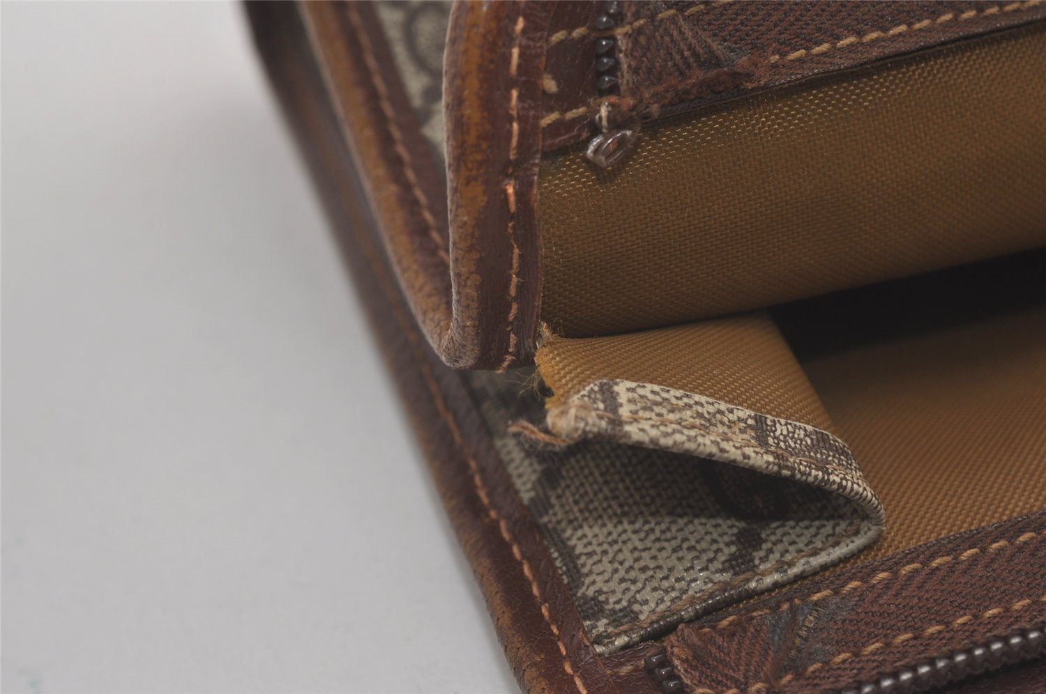 Authentic GUCCI Vintage Clutch Hand Bag Purse GG PVC Leather Brown 7792I