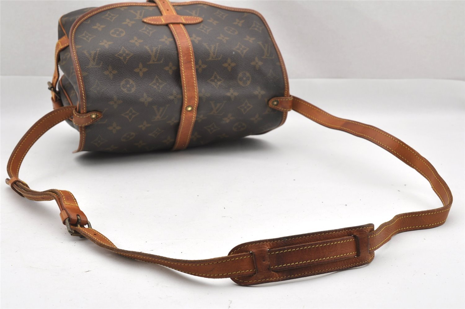 Authentic Louis Vuitton Monogram Saumur 30 Shoulder Cross Bag M42256 LV 7804I