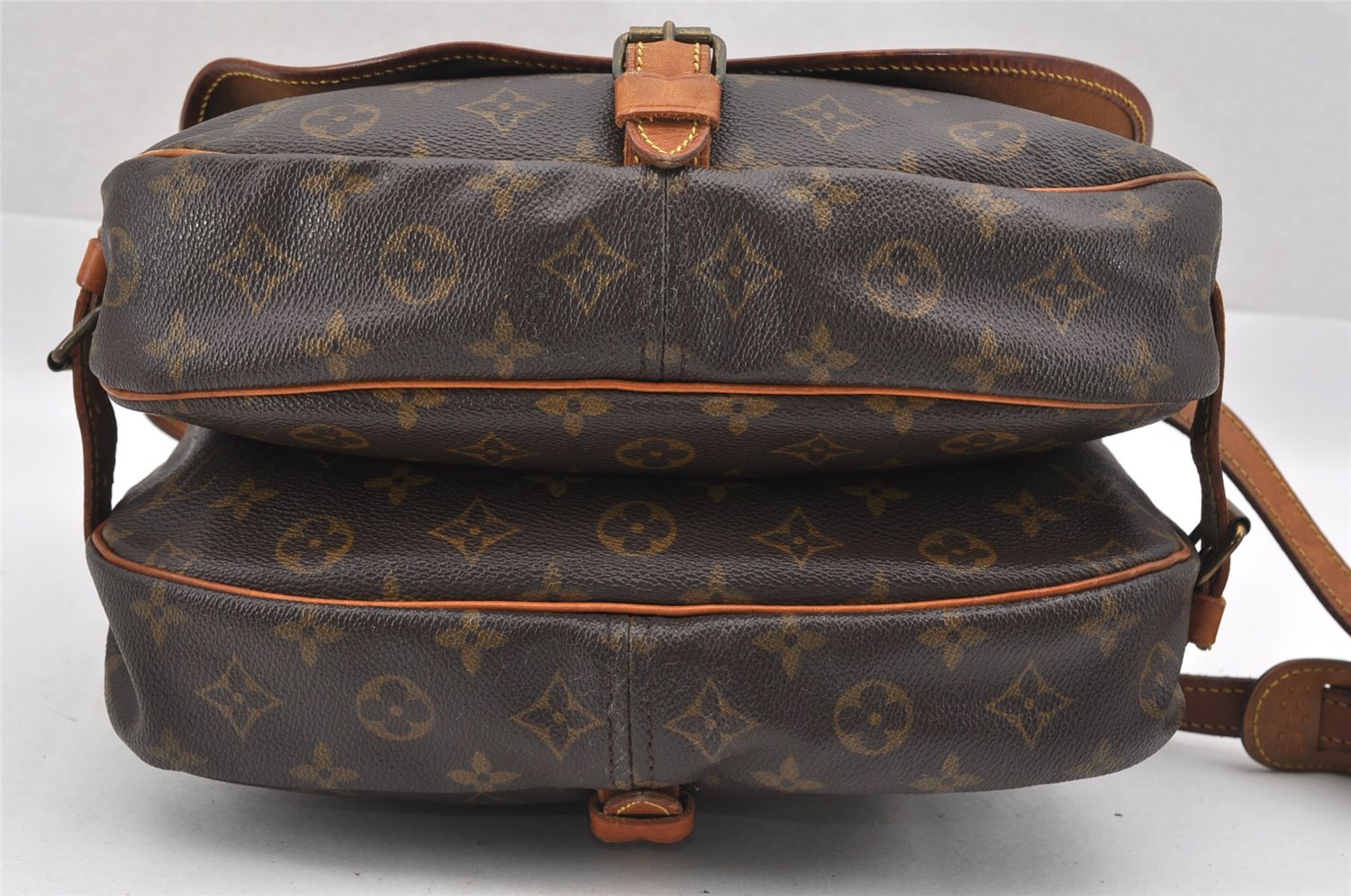 Authentic Louis Vuitton Monogram Saumur 30 Shoulder Cross Bag M42256 LV 7804I