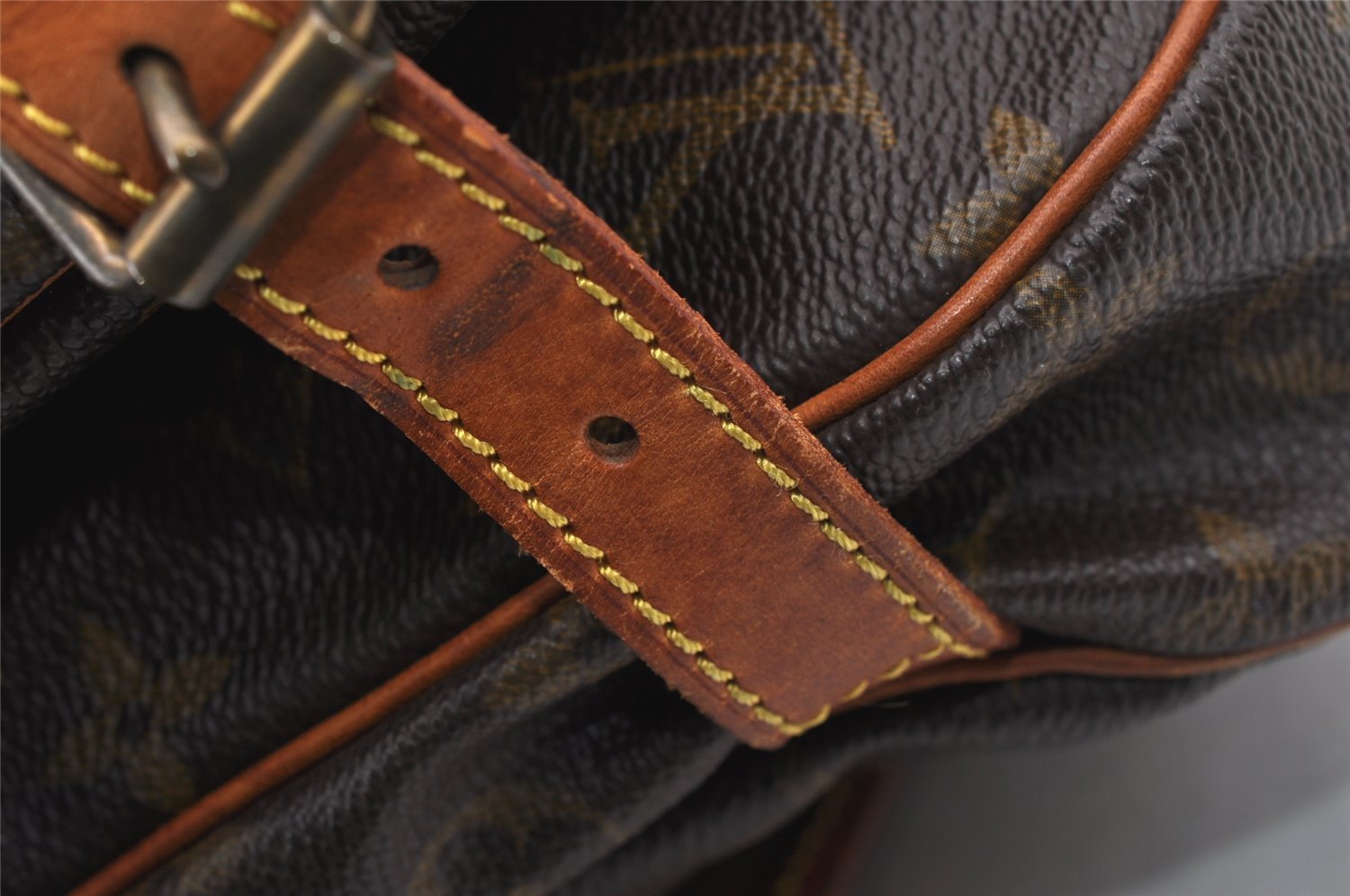 Authentic Louis Vuitton Monogram Saumur 30 Shoulder Cross Bag M42256 LV 7804I