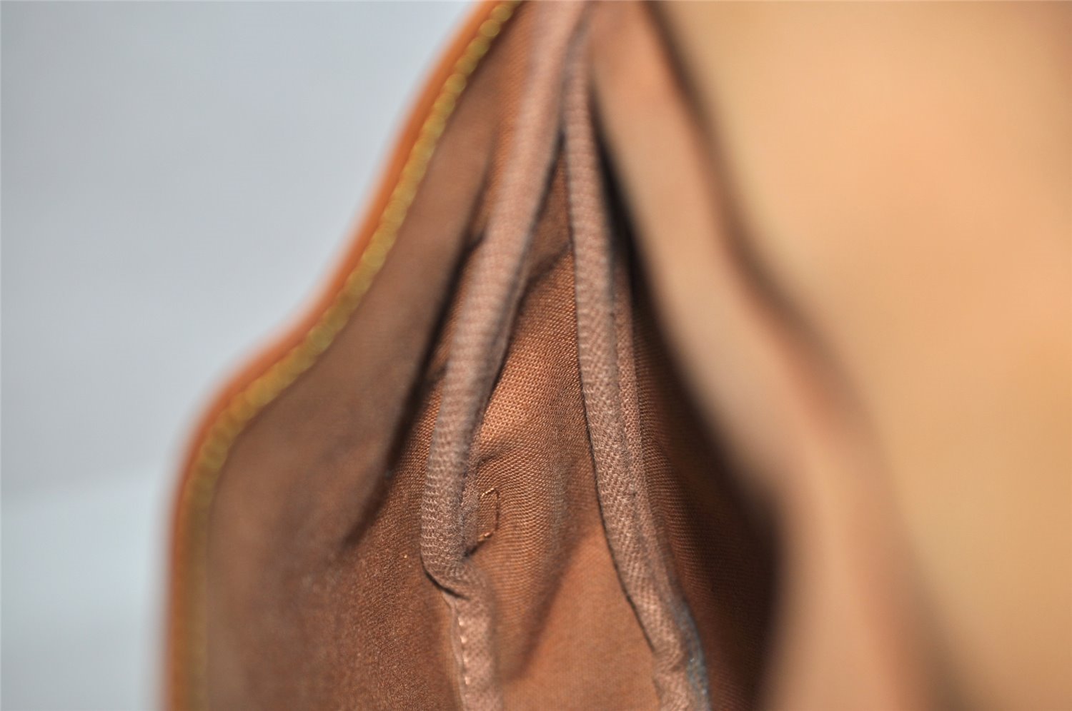 Authentic Louis Vuitton Monogram Saumur 30 Shoulder Cross Bag M42256 LV 7804I