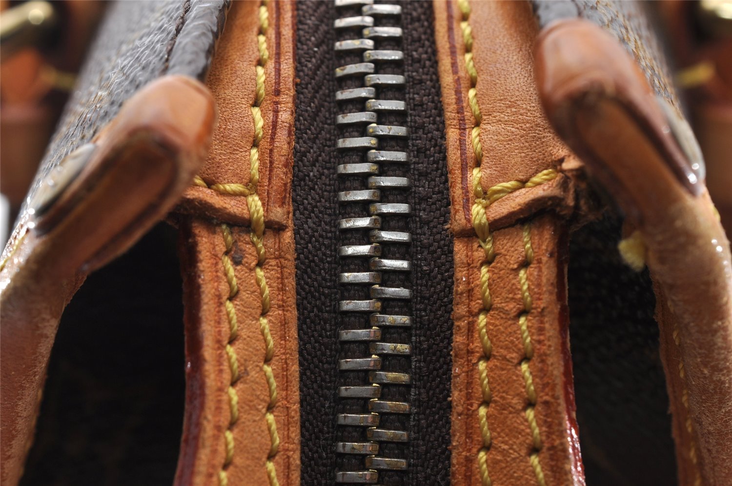 Authentic Louis Vuitton Monogram Popincourt Haut Shoulder Bag M40007 LV 7805I