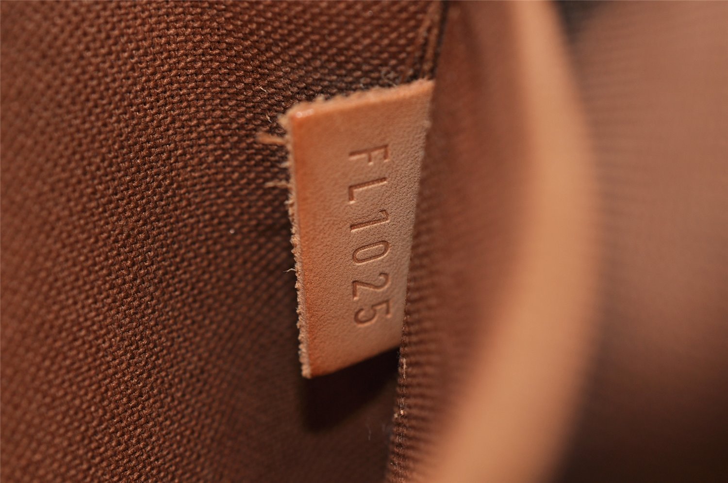 Authentic Louis Vuitton Monogram Popincourt Haut Shoulder Bag M40007 LV 7805I