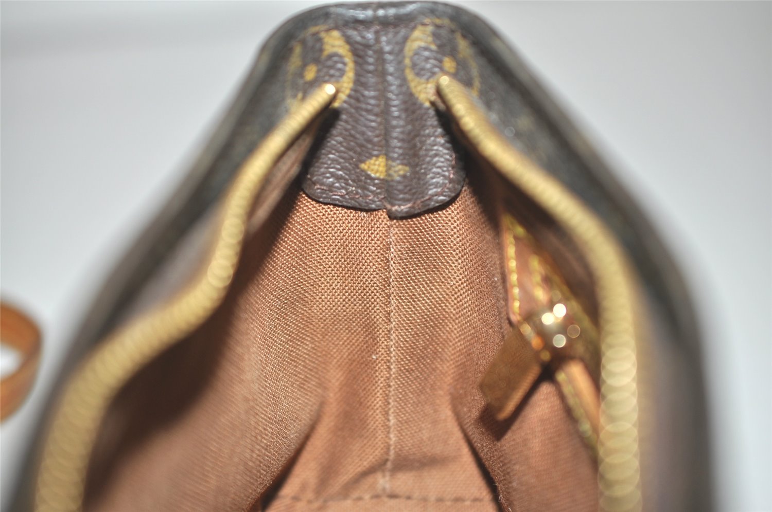 Authentic Louis Vuitton Monogram Trotteur Shoulder Cross Bag M51240 Junk 7806I