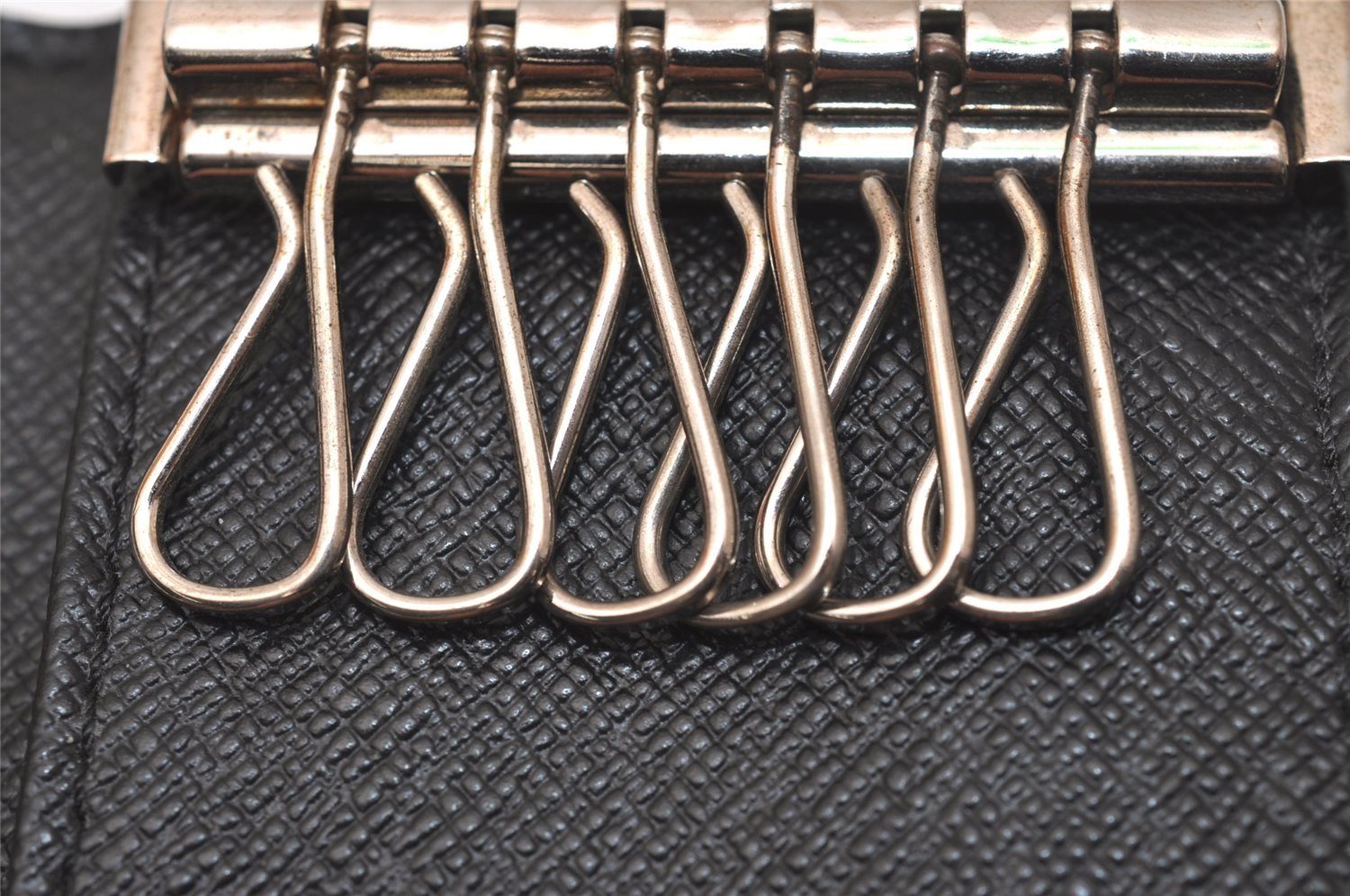 Authentic Louis Vuitton Damier Graphite Multicles 6 Key Case M62662 LV 7808J