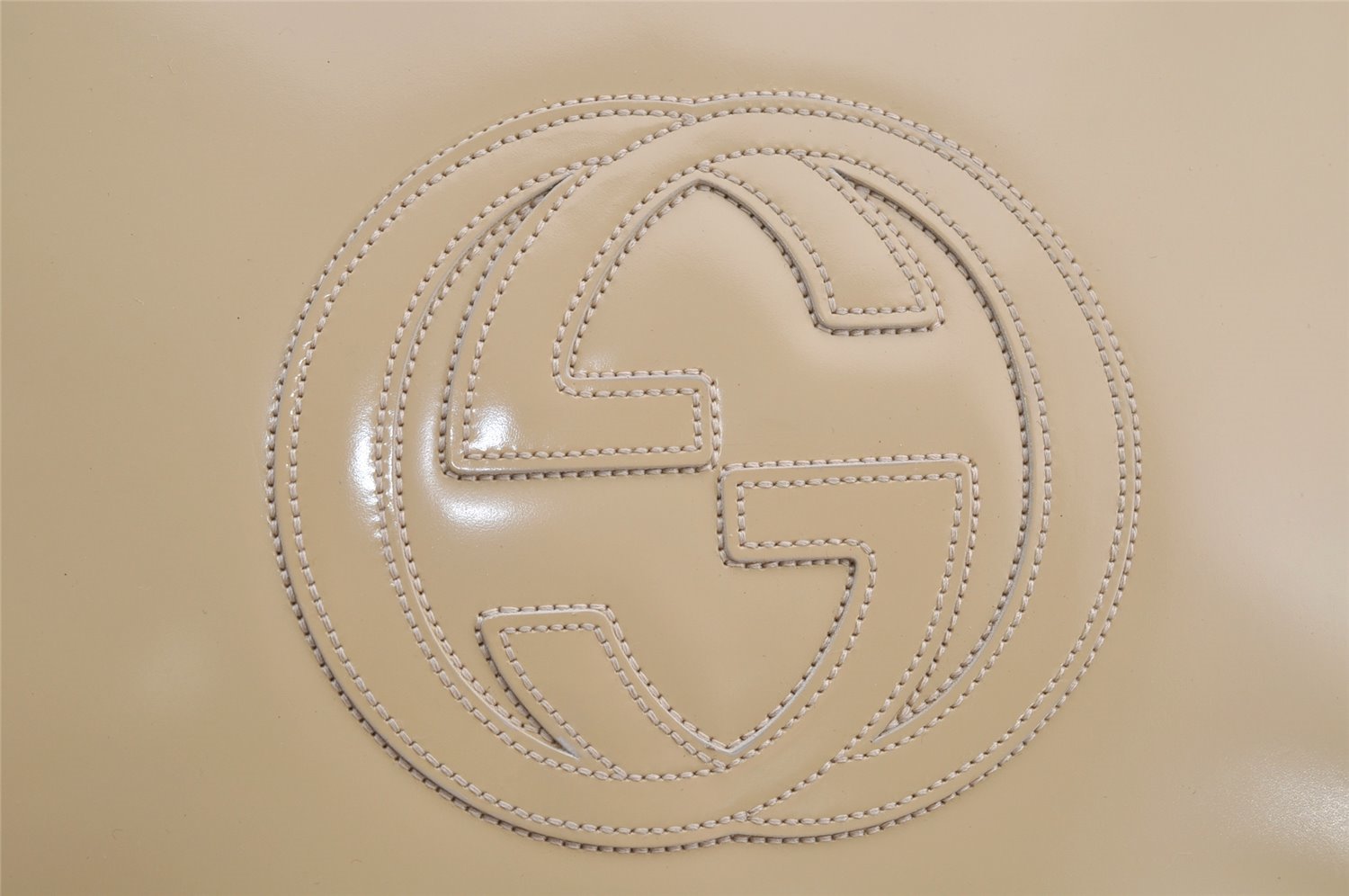 Authentic GUCCI SOHO Vintage Shoulder Bag Purse Enamel White Junk 7810I