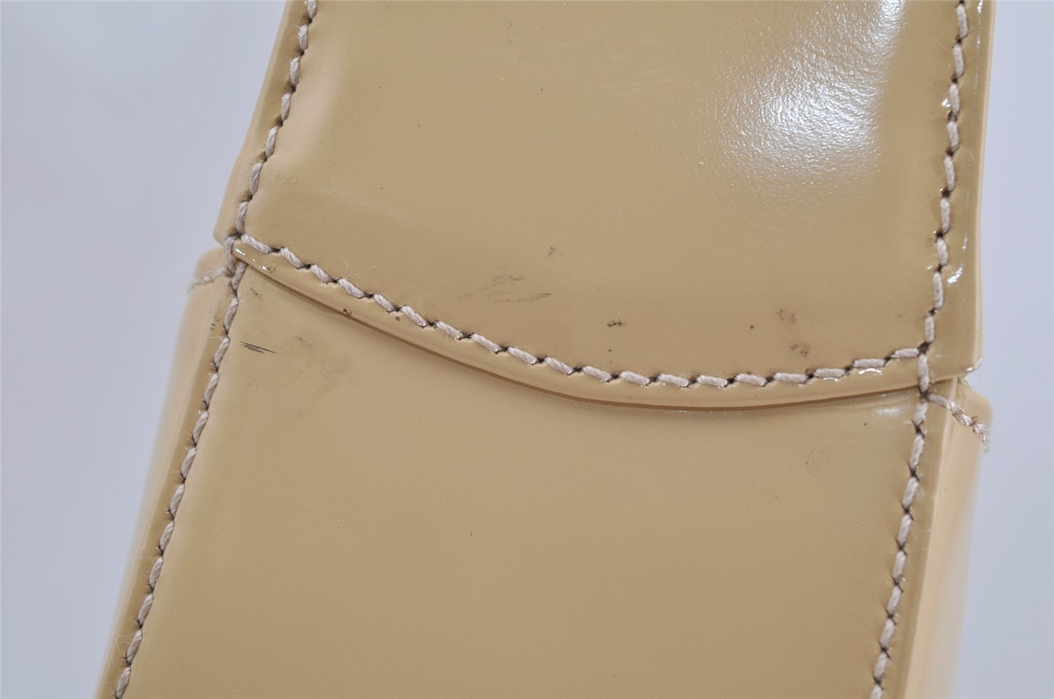 Authentic GUCCI SOHO Vintage Shoulder Bag Purse Enamel White Junk 7810I