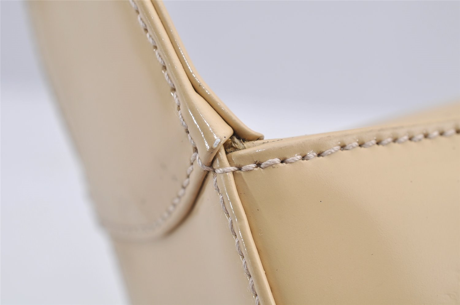 Authentic GUCCI SOHO Vintage Shoulder Bag Purse Enamel White Junk 7810I