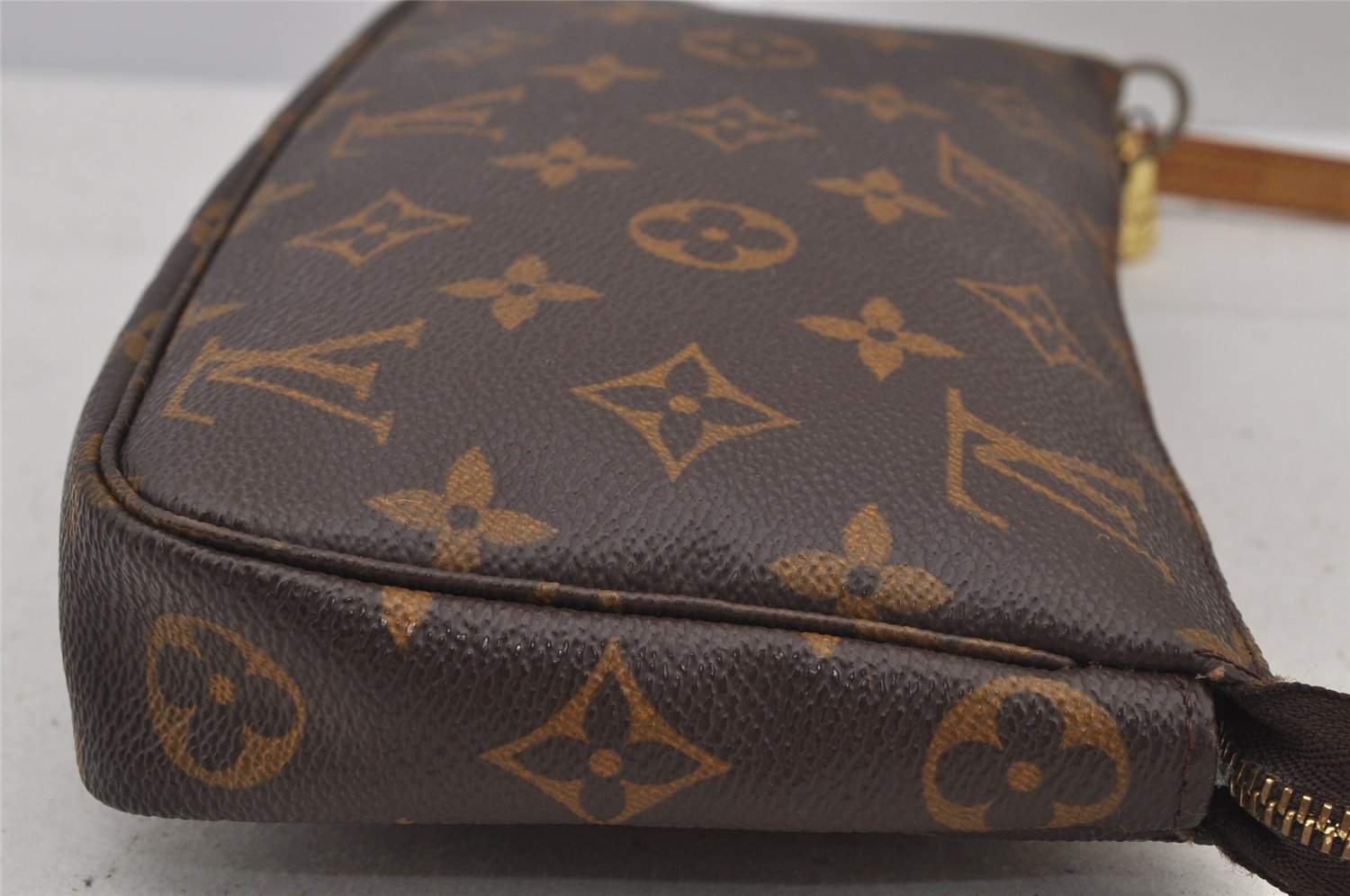 Authentic Louis Vuitton Monogram Pochette Accessoires Shoulder Cross Pouch 7810J