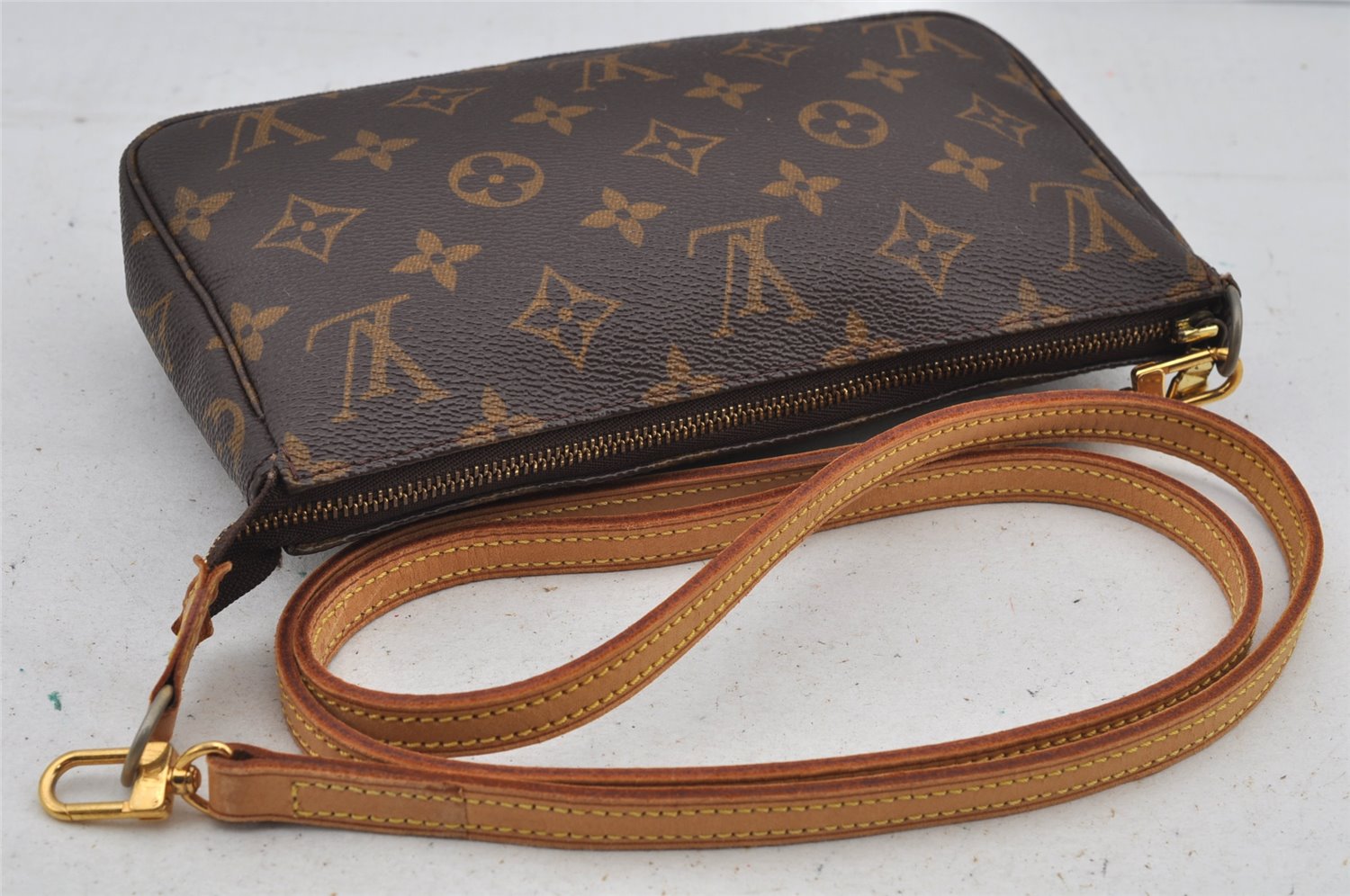 Authentic Louis Vuitton Monogram Pochette Accessoires Shoulder Cross Pouch 7810J