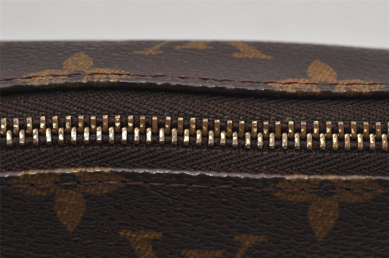 Authentic Louis Vuitton Monogram Pochette Accessoires Shoulder Cross Pouch 7810J