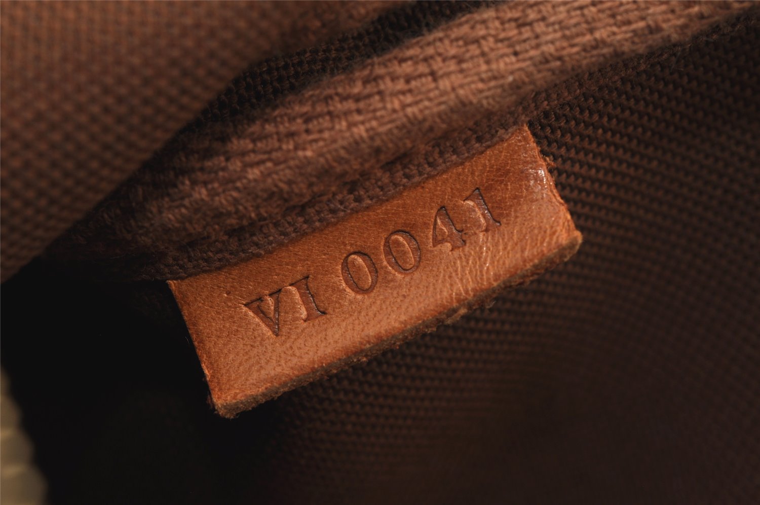 Authentic Louis Vuitton Monogram Pochette Accessoires Shoulder Cross Pouch 7810J