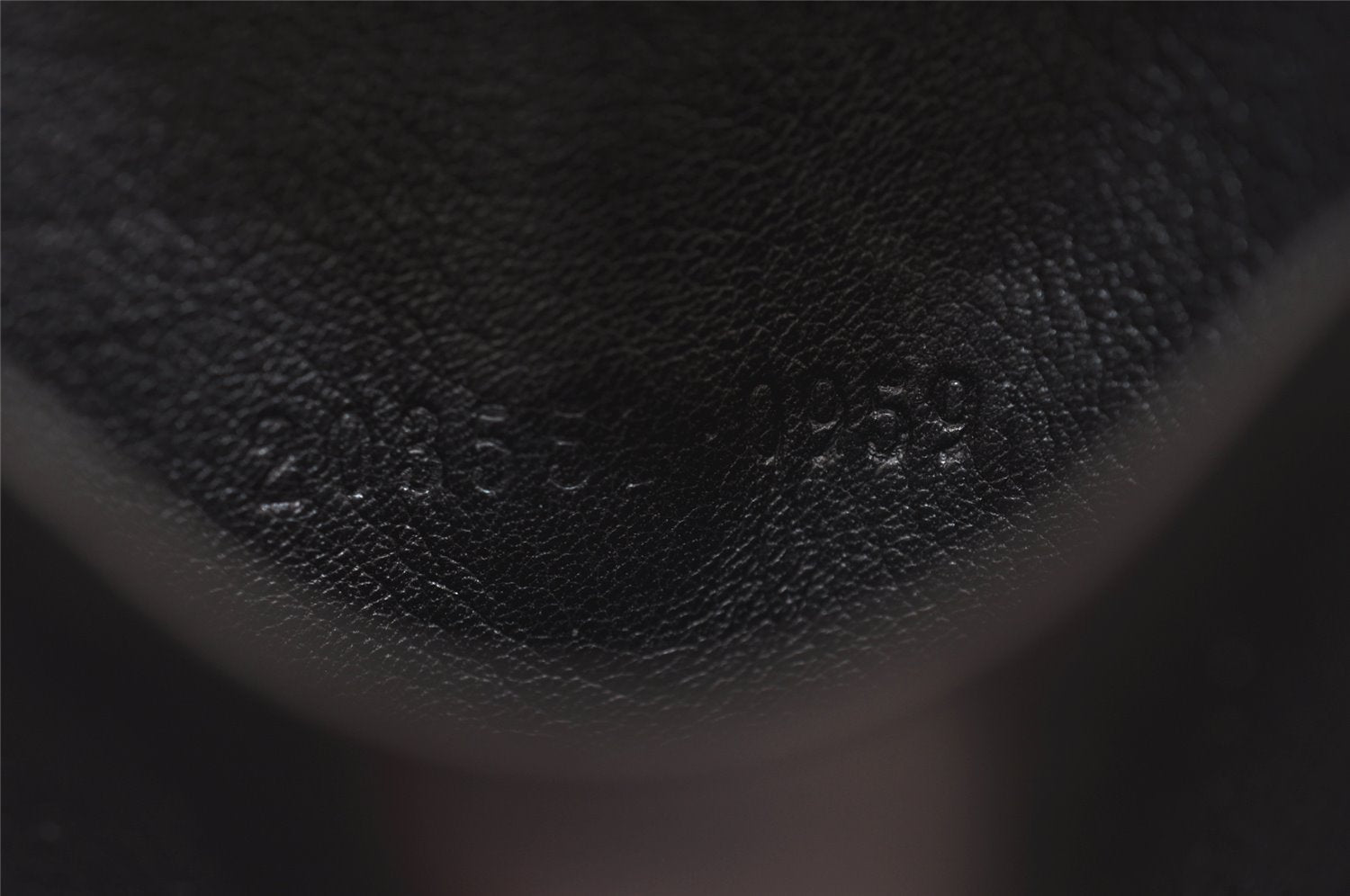 Authentic GUCCI Guccissima Heart 6 Key Case Holder GG Leather 203551 Black 7816J