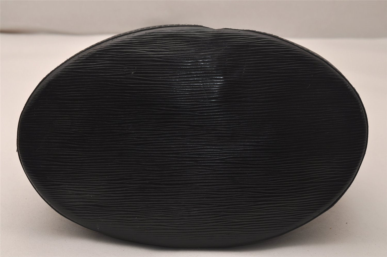 Authentic Louis Vuitton Epi Cluny Shoulder Bag Purse Black M52252 LV 7832J