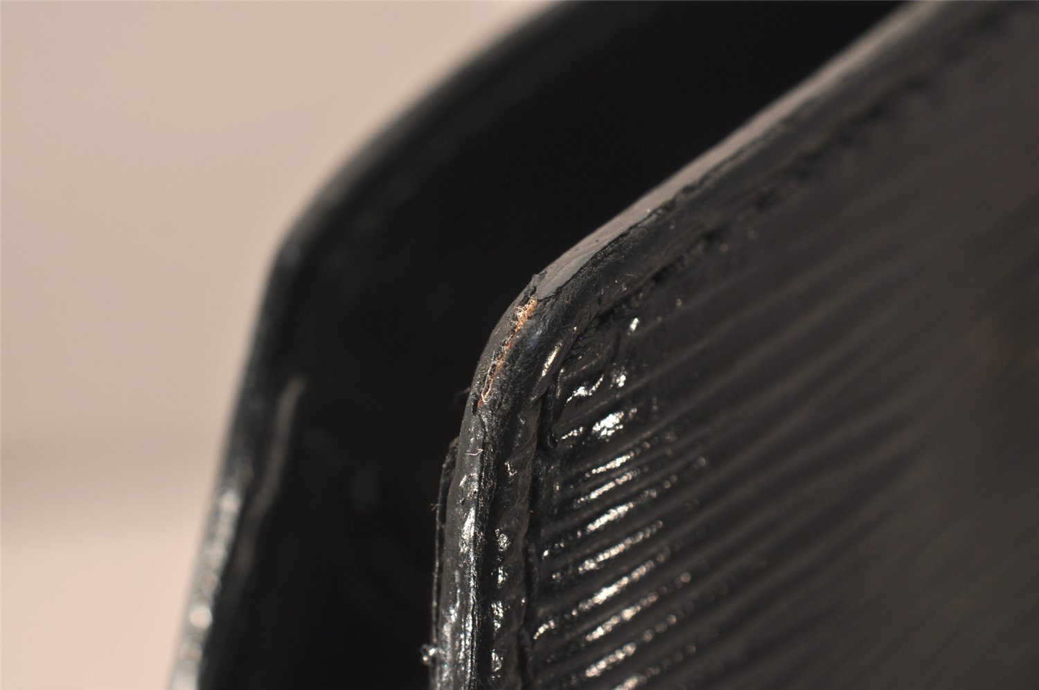 Authentic Louis Vuitton Epi Cluny Shoulder Bag Purse Black M52252 LV 7832J