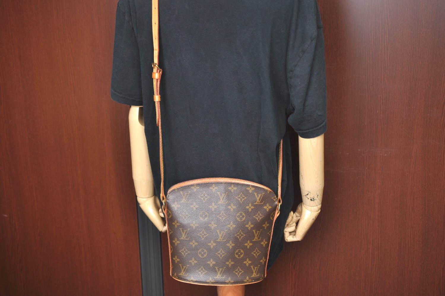 Authentic Louis Vuitton Monogram Drouot Shoulder Cross Body Bag M51290 LV 7841I