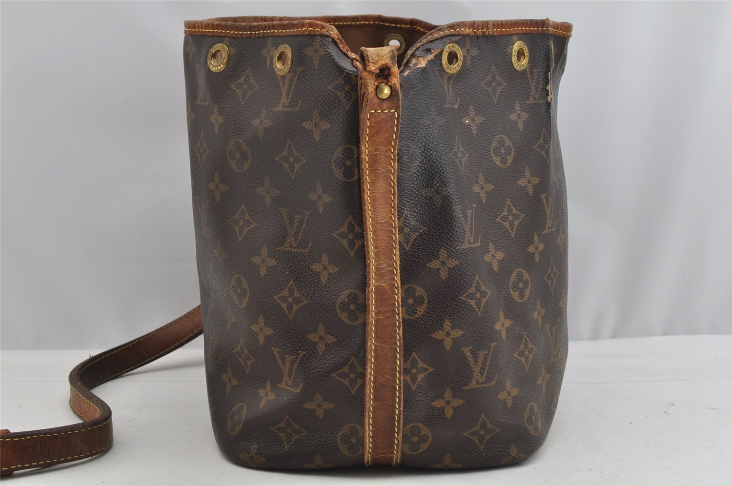Authentic Louis Vuitton Monogram Petit Noe M42226 Drawstring Bag Junk 7846I