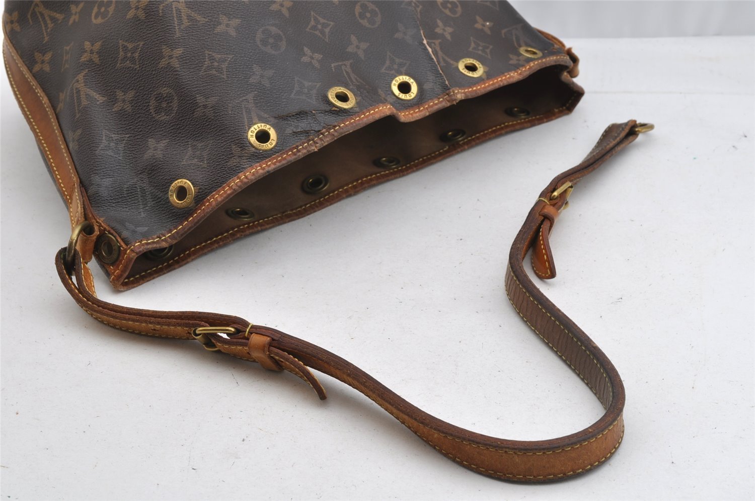 Authentic Louis Vuitton Monogram Petit Noe M42226 Drawstring Bag Junk 7846I