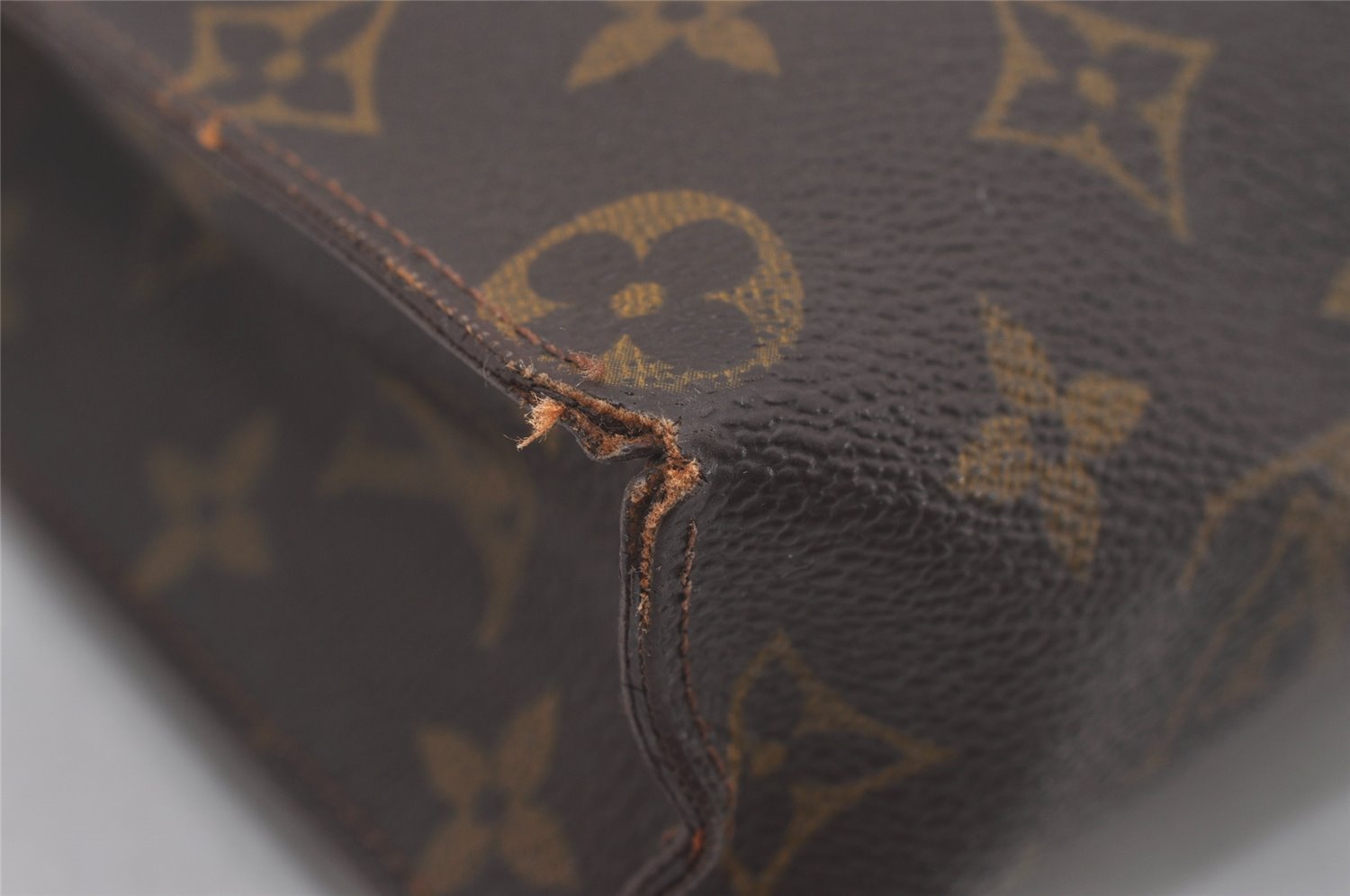 Authentic Louis Vuitton Monogram Poche Toilette 26 M47542 Cosmetics Pouch 7850I
