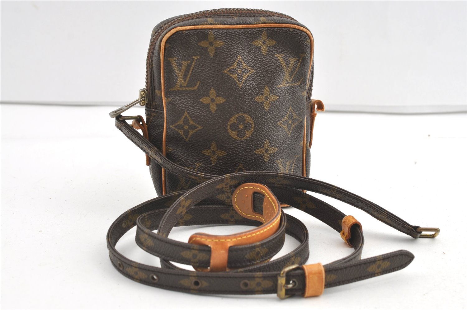 Auth Louis Vuitton Monogram Mini Poche Danube Shoulder Bag M45268 Junk 7854J