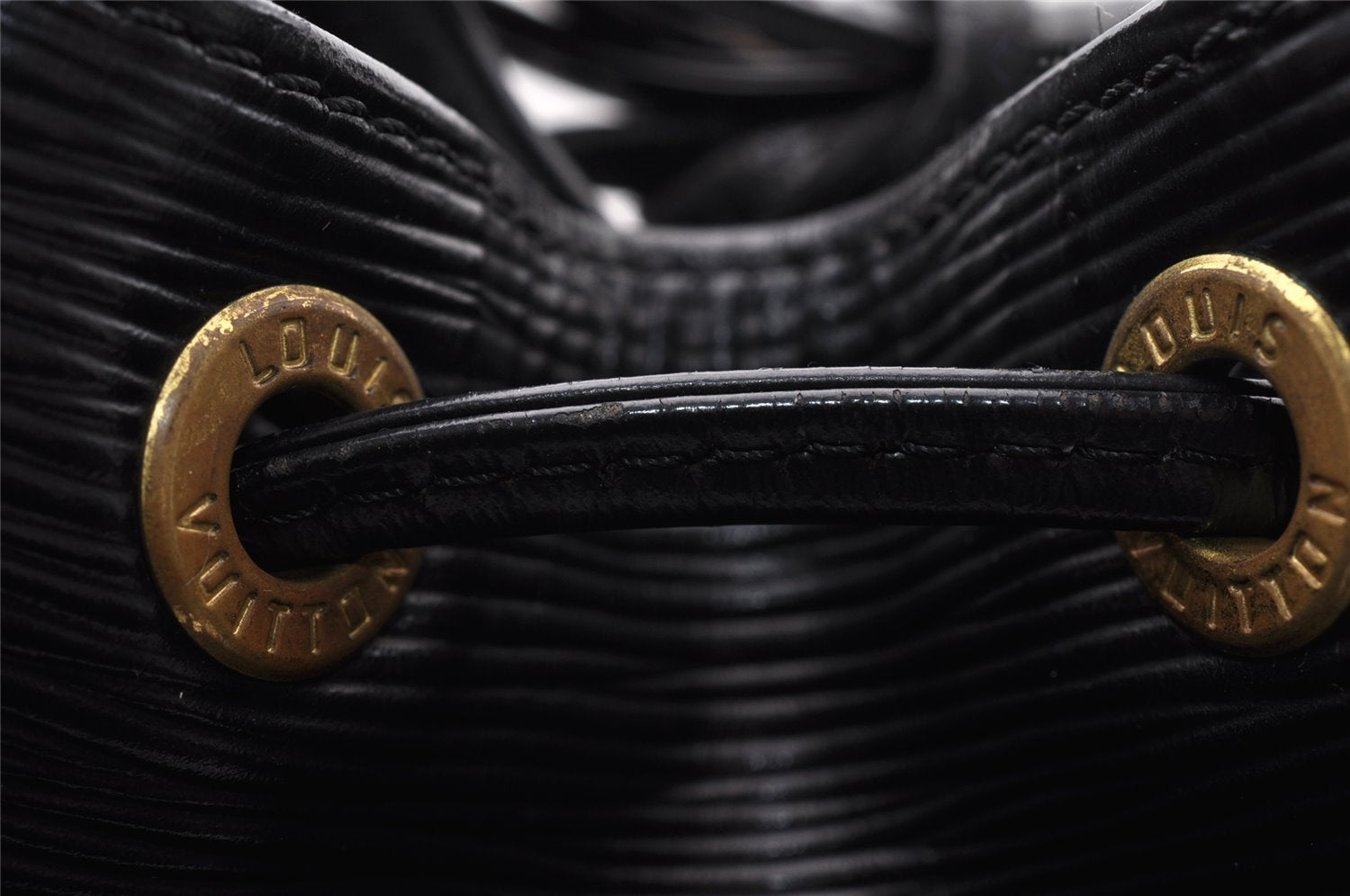 Authentic Louis Vuitton Epi Petit Noe Shoulder Drawstring Bag M59012 Black 7855I