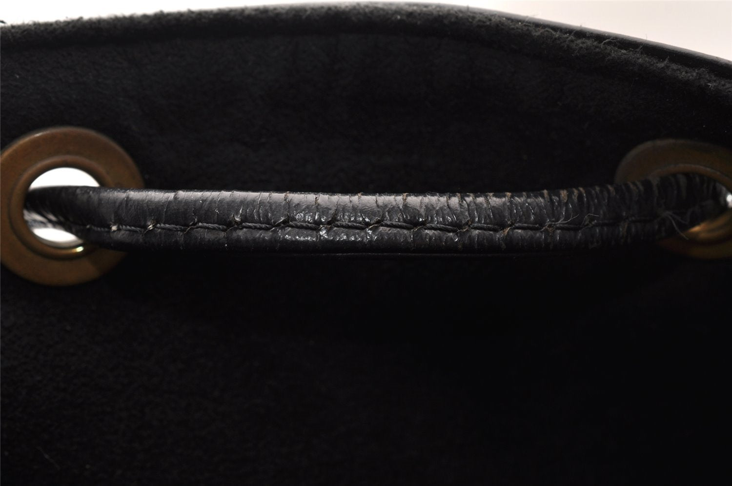 Authentic Louis Vuitton Epi Petit Noe Shoulder Drawstring Bag M59012 Black 7855I