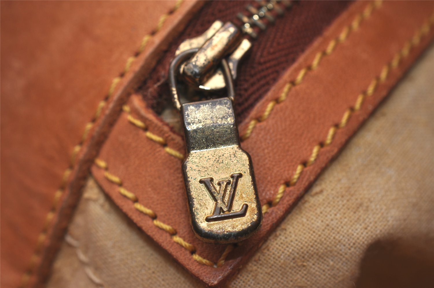 Authentic Louis Vuitton Monogram Bucket PM Shoulder Tote Bag Old Model LV 7857J