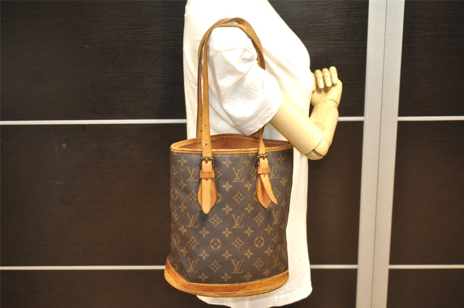 Authentic Louis Vuitton Monogram Bucket PM Shoulder Tote Bag Old Model LV 7857J
