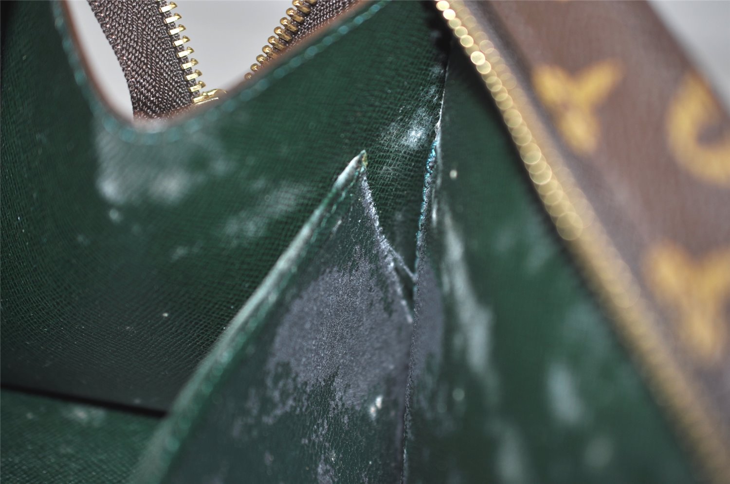 Authentic Louis Vuitton Monogram Sac Triangle SP Order Hand Bag Purse LV 7859J