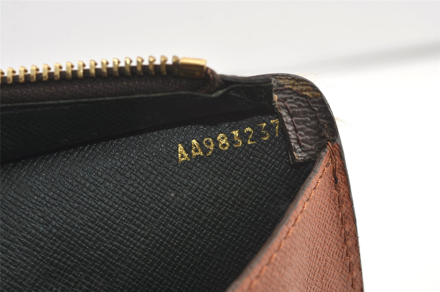 Authentic Louis Vuitton Monogram Sac Triangle SP Order Hand Bag Purse LV 7859J