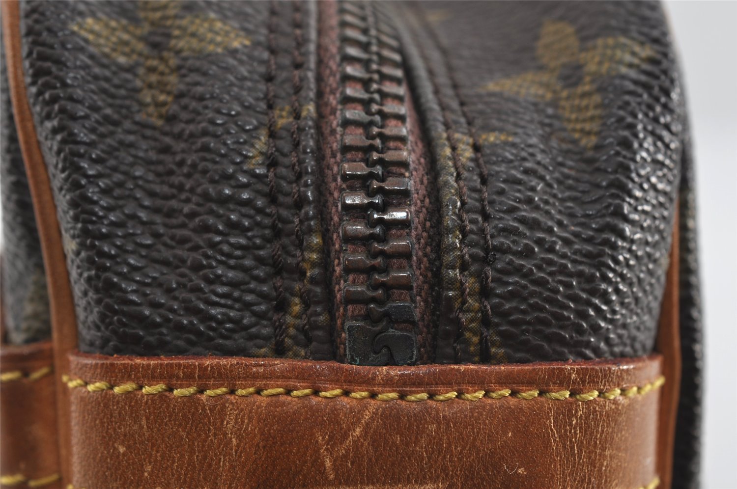 Authentic Louis Vuitton Monogram Compiegne 28 Clutch Hand Bag M51845 LV 7860I