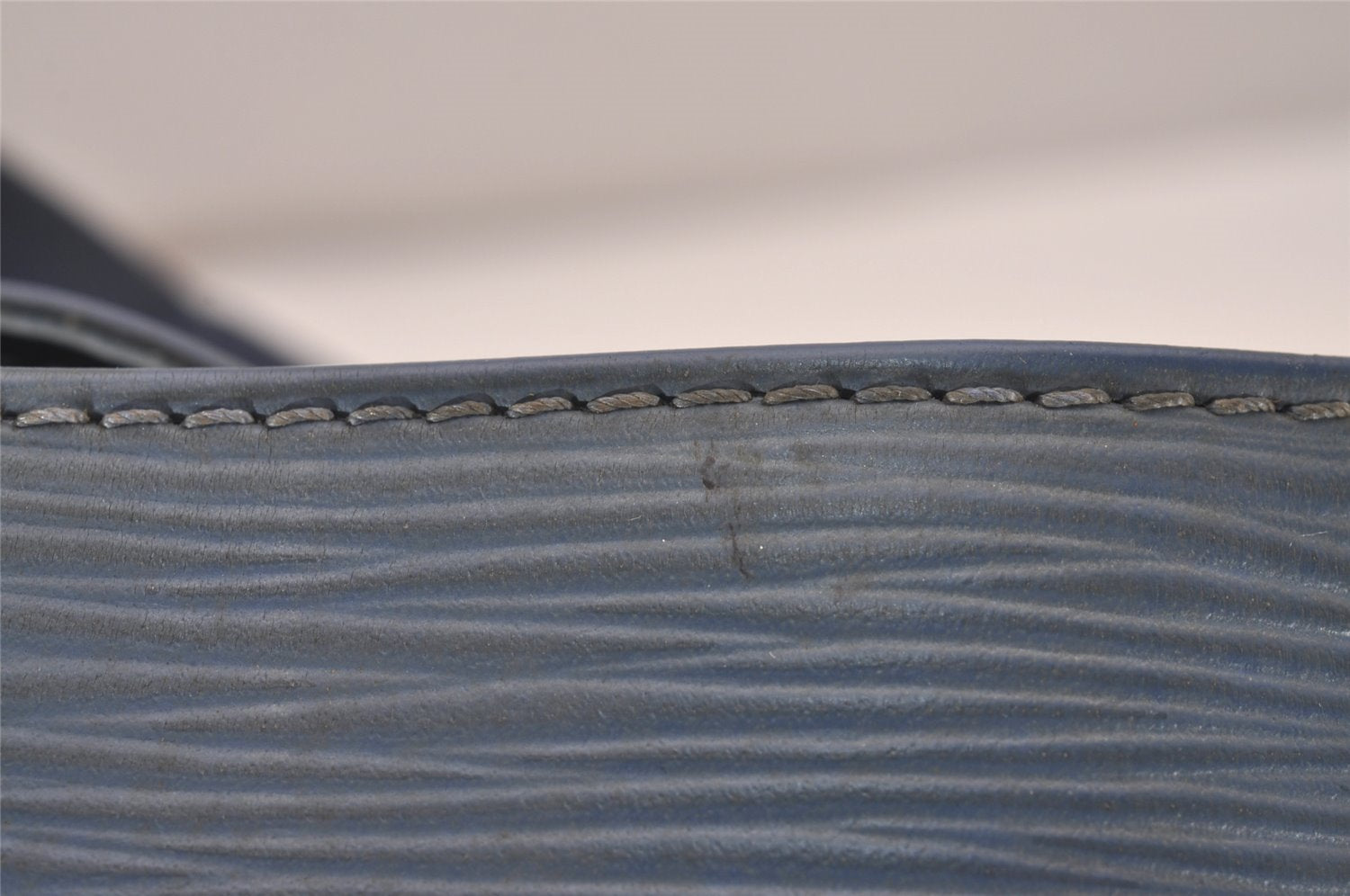 Authentic Louis Vuitton Epi Mandara MM Shoulder Cross Bag Blue M5889G LV 7863I