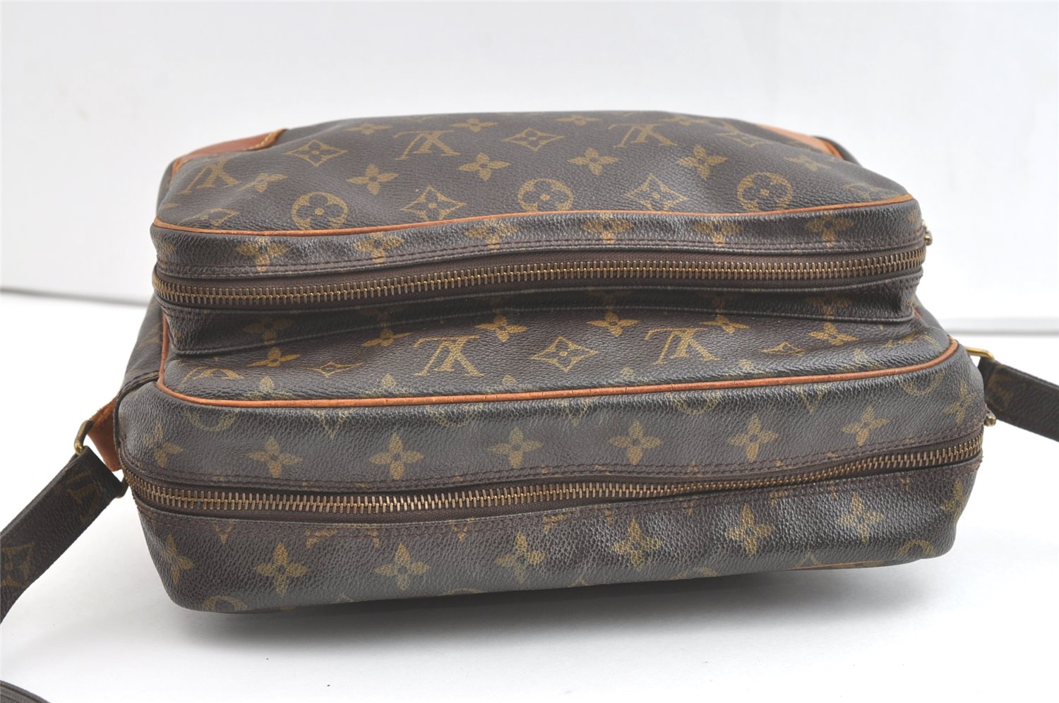 Authentic Louis Vuitton Monogram Nile Shoulder Cross Body Bag M45244 LV 7865J