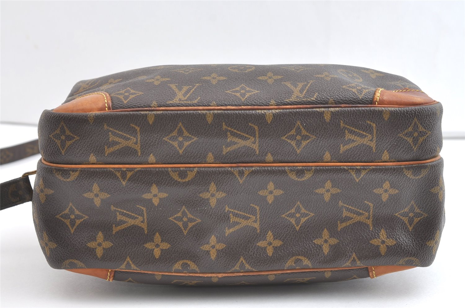 Authentic Louis Vuitton Monogram Nile Shoulder Cross Body Bag M45244 LV 7865J