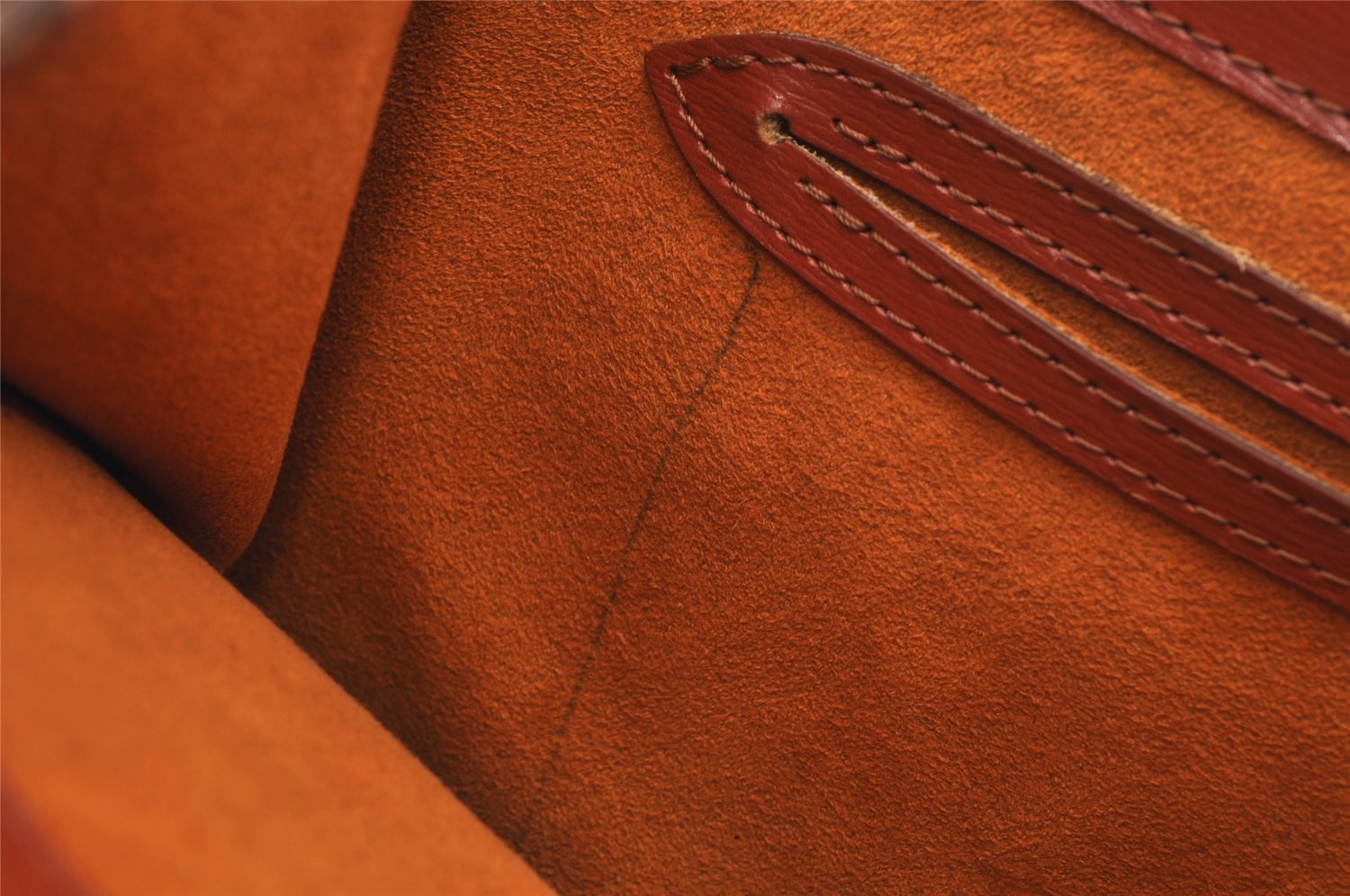 Authentic Louis Vuitton Epi Cluny Shoulder Bag Purse Brown M52253 LV 7877J