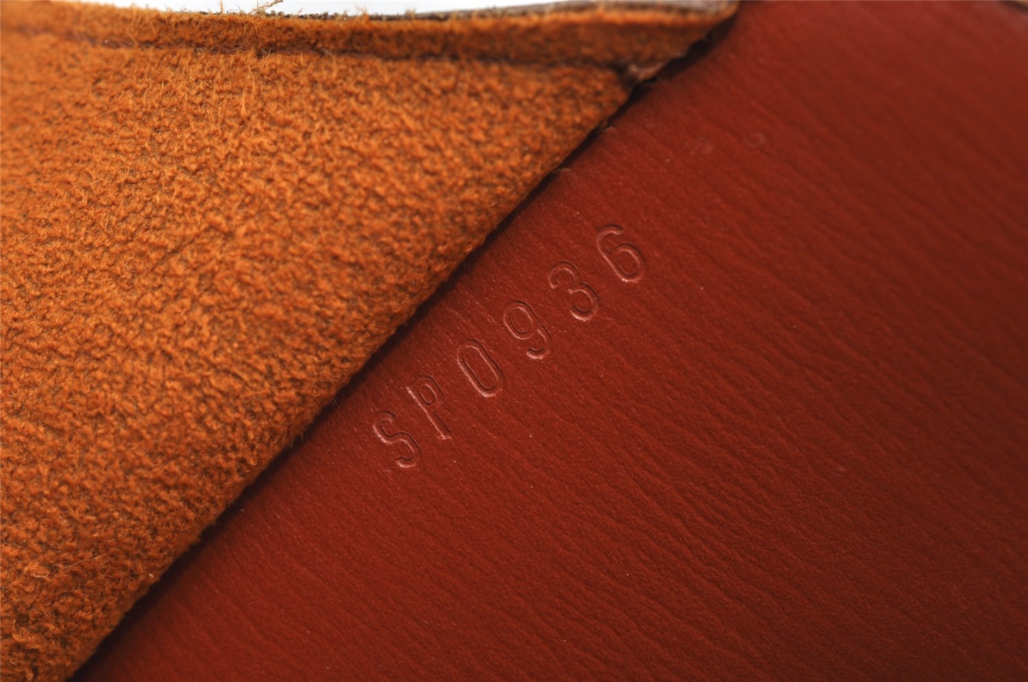 Authentic Louis Vuitton Epi Cluny Shoulder Bag Purse Brown M52253 LV 7877J