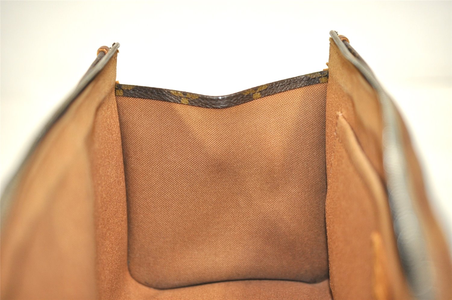 Authentic Louis Vuitton Monogram Popincourt Hand Bag M40009 LV 7880J