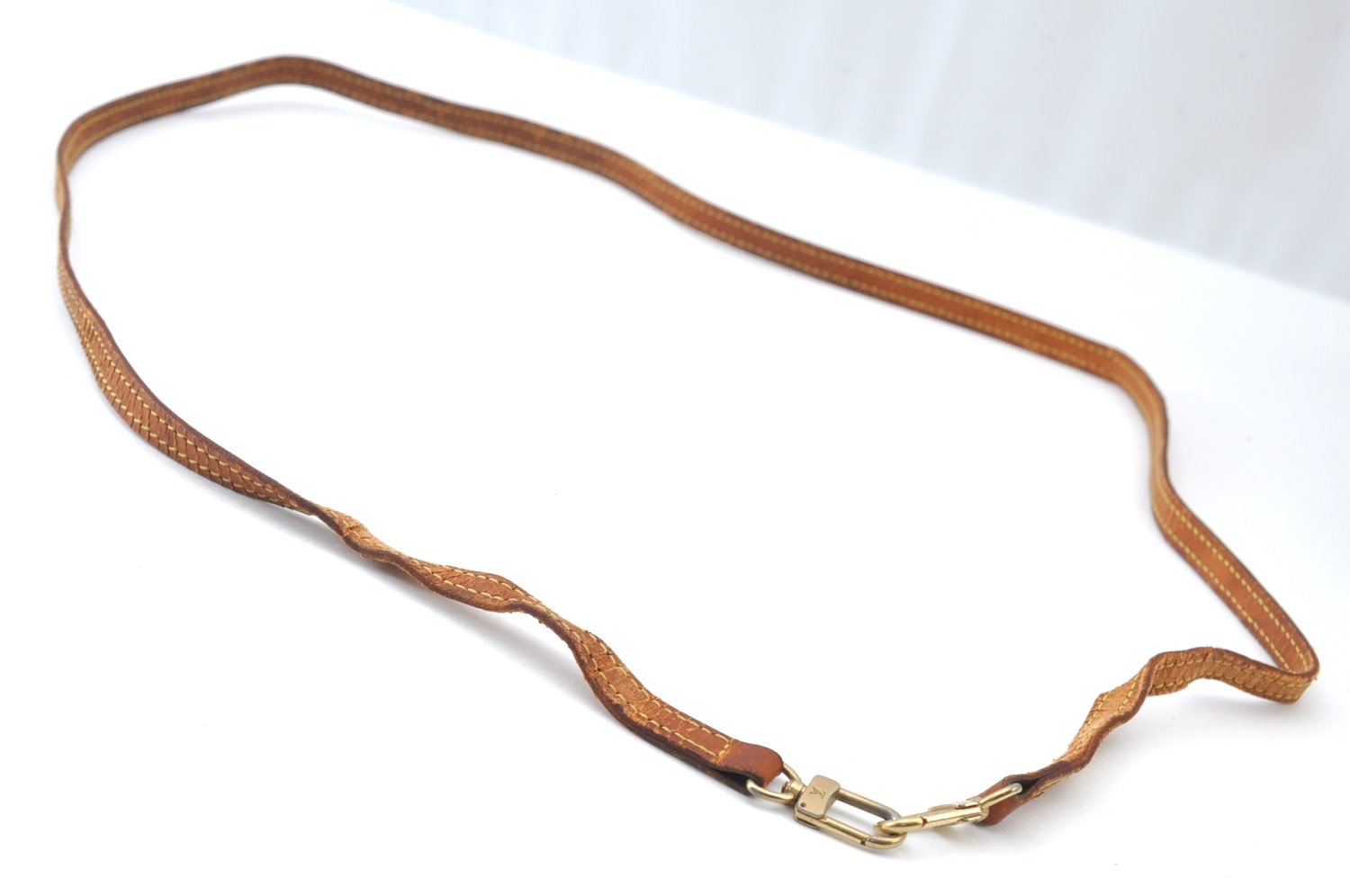 Authentic Louis Vuitton Leather Shoulder Strap Beige 48.6