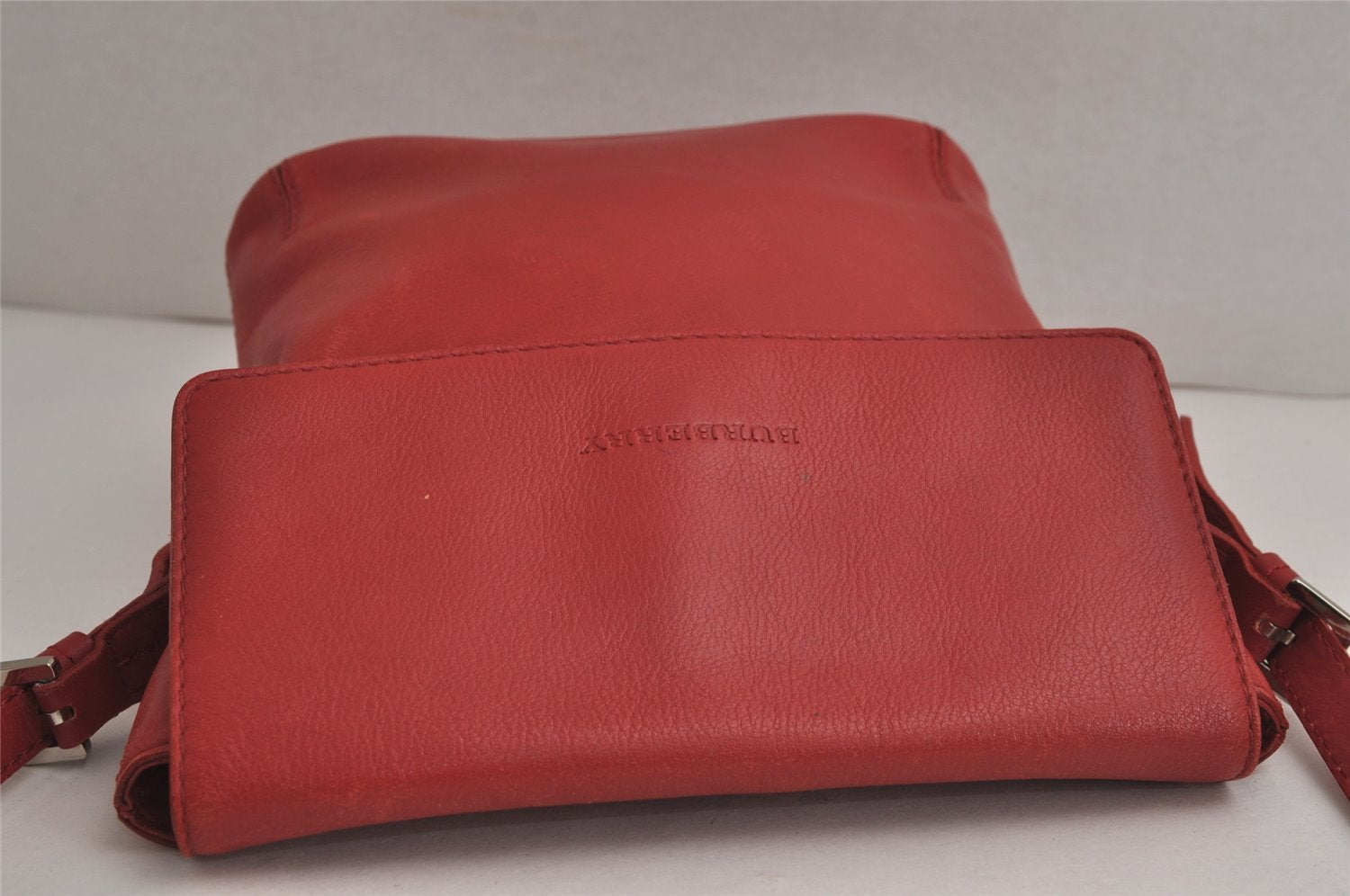 Authentic BURBERRY Vintage Leather Shoulder Cross Body Bag Purse Red 7887J