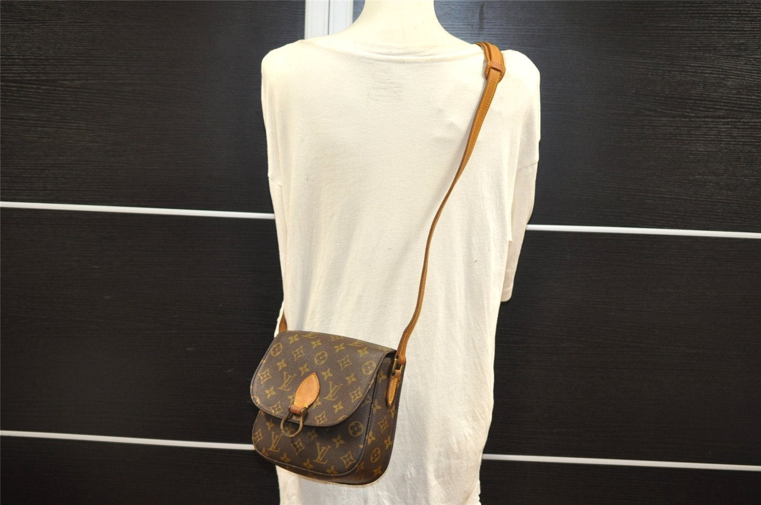 Authentic Louis Vuitton Monogram Saint Cloud MM M51243 Shoulder Cross Bag 7891I