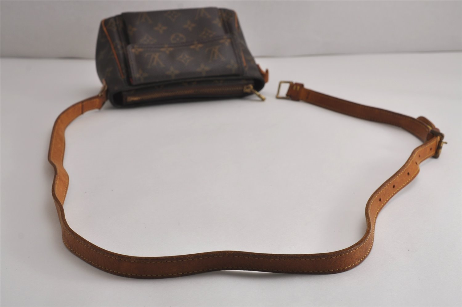 Authentic Louis Vuitton Monogram Viva Cite PM Shoulder Bag M51165 LV Junk 7896J
