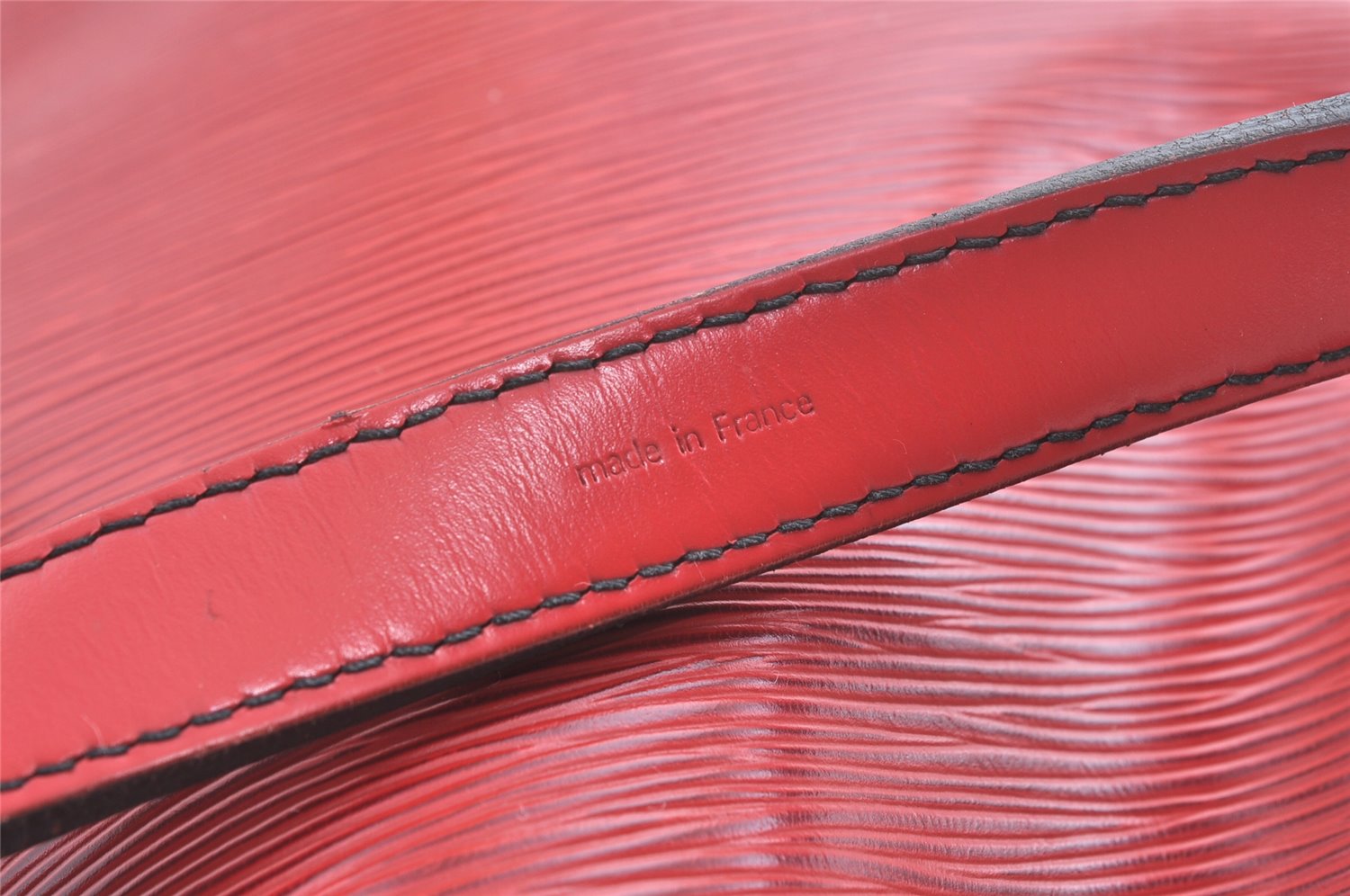 Authentic Louis Vuitton Epi Noe Shoulder Drawstring Bag Red M44007 LV 7900J