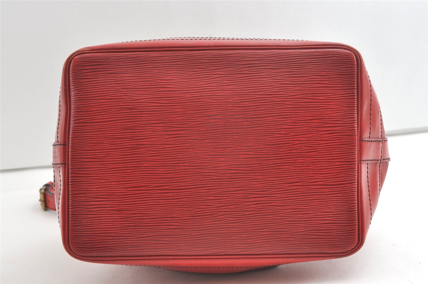 Authentic Louis Vuitton Epi Noe Shoulder Drawstring Bag Red M44007 LV 7900J