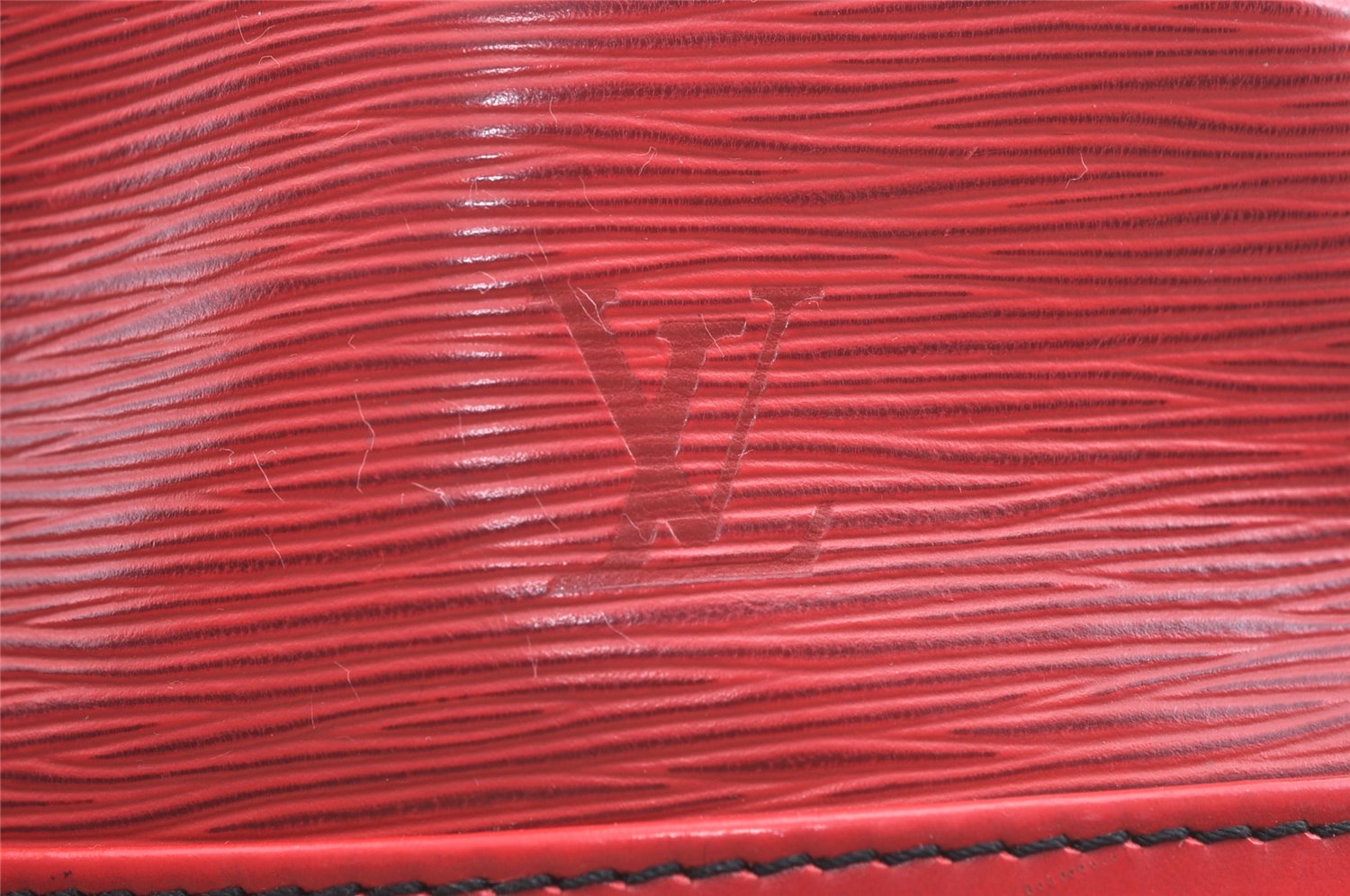 Authentic Louis Vuitton Epi Noe Shoulder Drawstring Bag Red M44007 LV 7900J