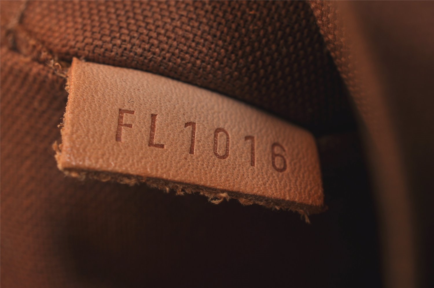 Authentic Louis Vuitton Monogram Popincourt Haut Shoulder Bag M40007 LV 7902J