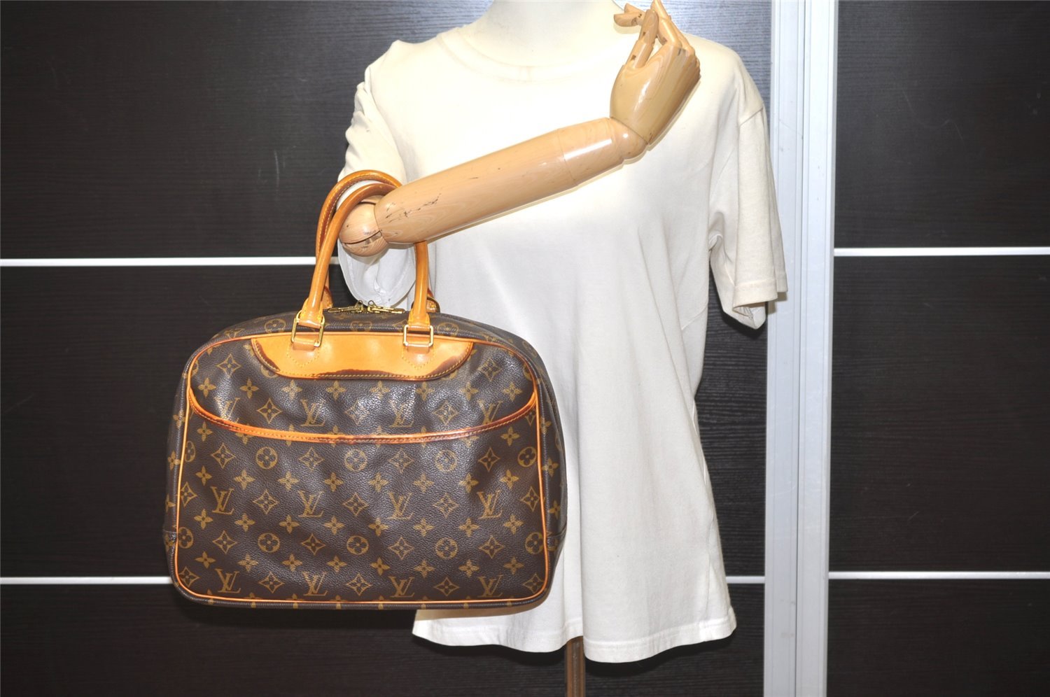 Authentic Louis Vuitton Monogram Deauville Hand Bag M47270 LV 7905I