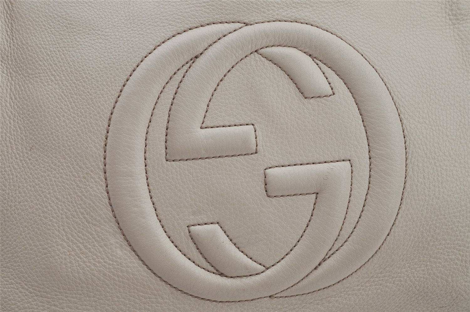 Authentic GUCCI SOHO Vintage Tassel Tote Bag Chain Leather 308982 White 7911J